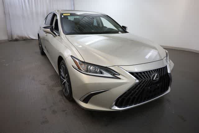 Thumbnail: 2022 Lexus ES - 11