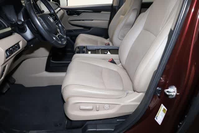 Thumbnail: 2018 Honda Odyssey - 15