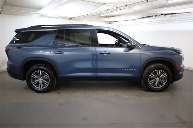 Thumbnail: 2024 Chevrolet Traverse - 9