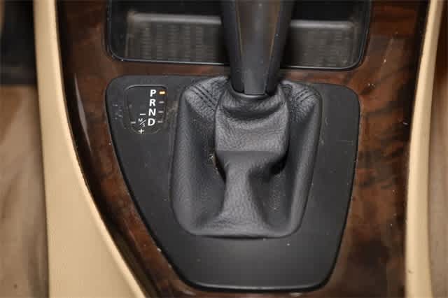 Thumbnail: 2011 BMW 3 Series - 30