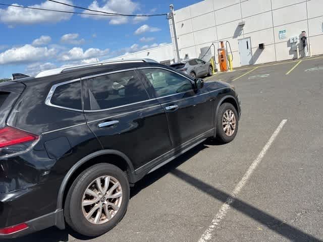 Thumbnail: 2017 Nissan Rogue - 13
