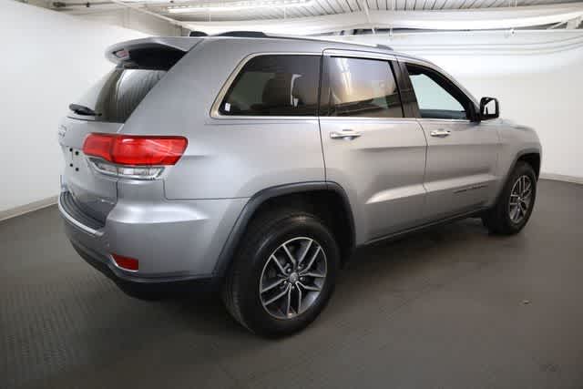 Thumbnail: 2017 Jeep Grand Cherokee - 8