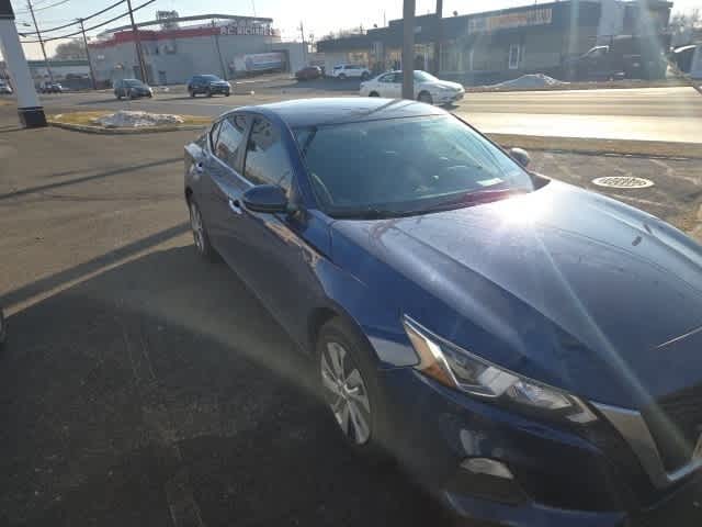 Thumbnail: 2020 Nissan Altima - 19