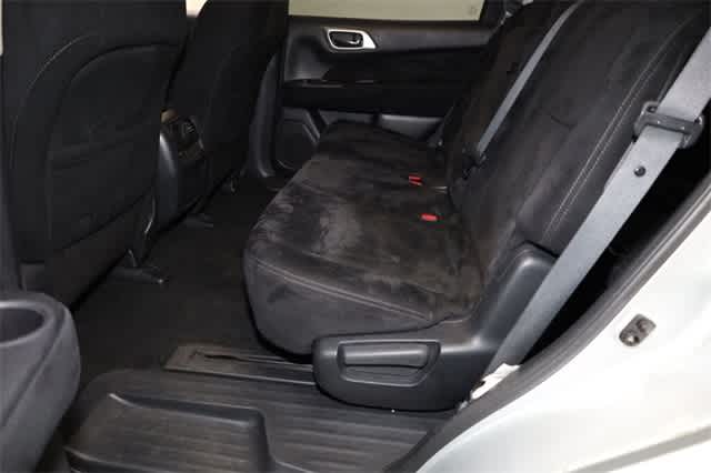 Thumbnail: 2014 Nissan Pathfinder - 21