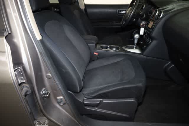 Thumbnail: 2012 Nissan Rogue - 30