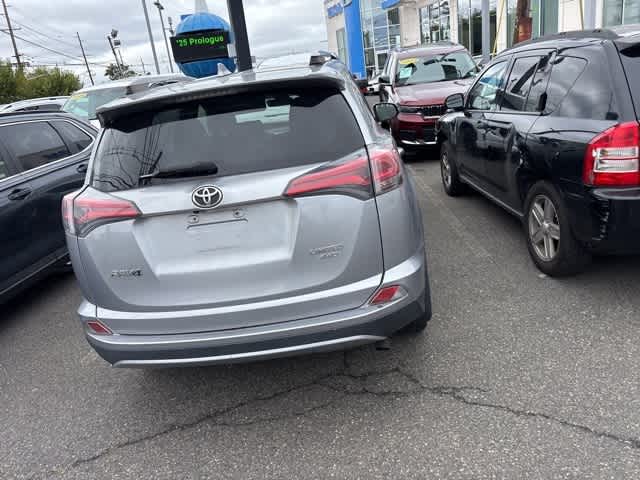 Thumbnail: 2018 Toyota RAV4 - 10