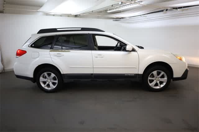 Thumbnail: 2014 Subaru Outback - 9