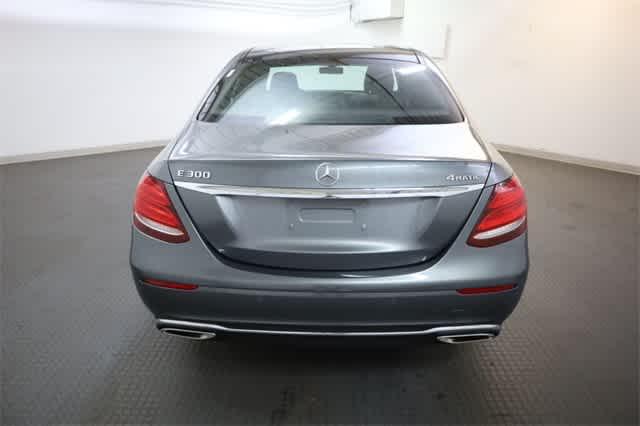 Thumbnail: 2017 Mercedes-Benz E-Class - 6