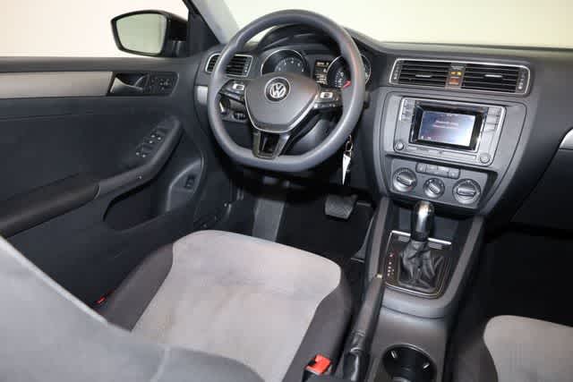Thumbnail: 2017 Volkswagen Jetta - 16