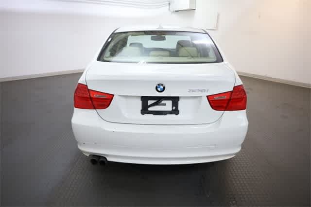 Thumbnail: 2011 BMW 3 Series - 6