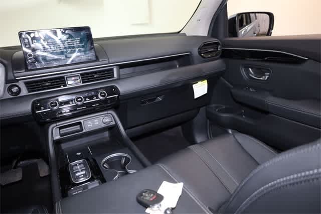 Thumbnail: 2024 Honda Pilot - 18