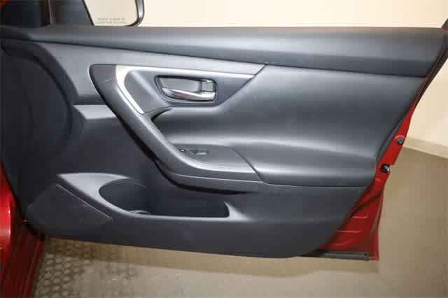 Thumbnail: 2016 Nissan Altima - 22