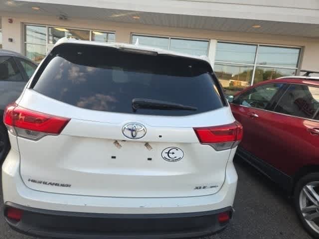 Thumbnail: 2018 Toyota Highlander - 11