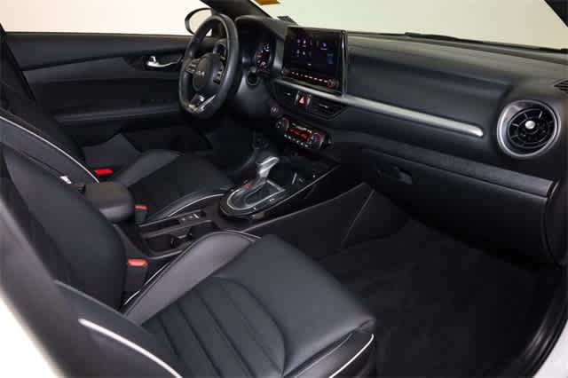 Thumbnail: 2023 Kia Forte - 19