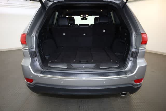 Thumbnail: 2017 Jeep Grand Cherokee - 32