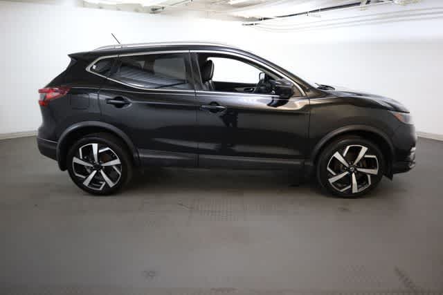 Thumbnail: 2020 Nissan Rogue Sport - 9