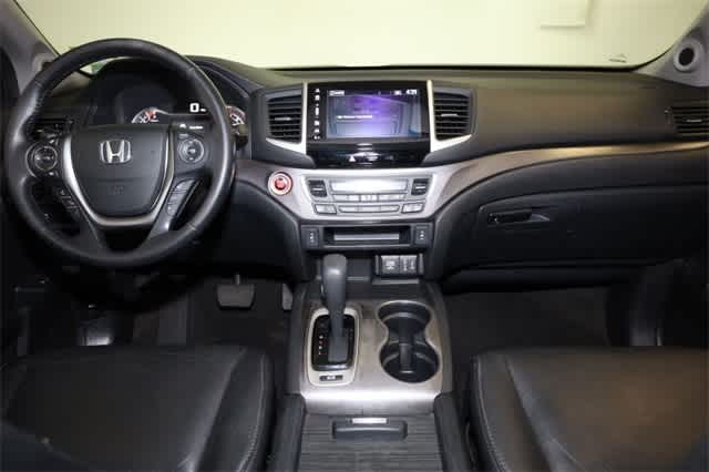 Thumbnail: 2017 Honda Pilot - 17