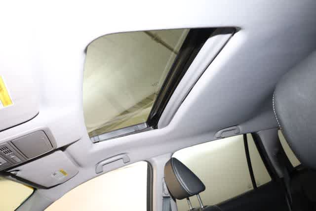 Thumbnail: 2017 Honda Pilot - 28