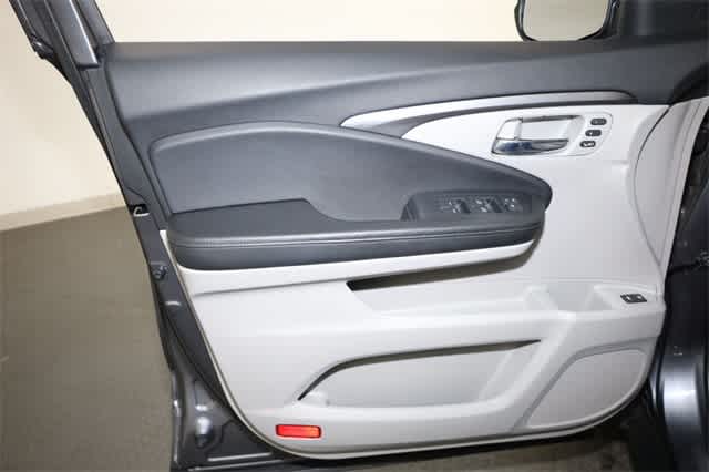 Thumbnail: 2020 Honda Pilot - 14