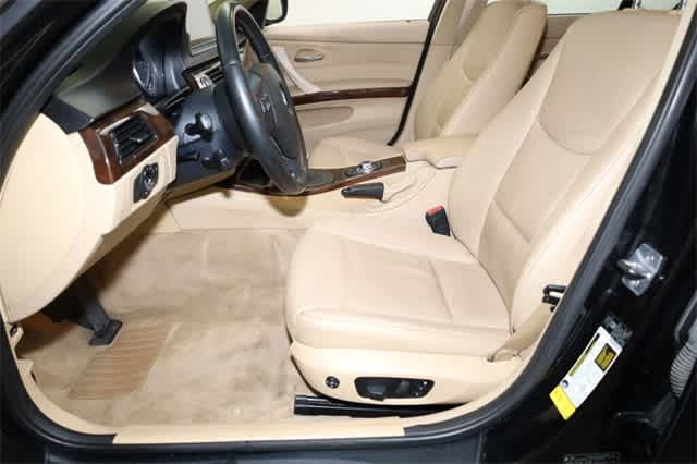 Thumbnail: 2011 BMW 3 Series - 15