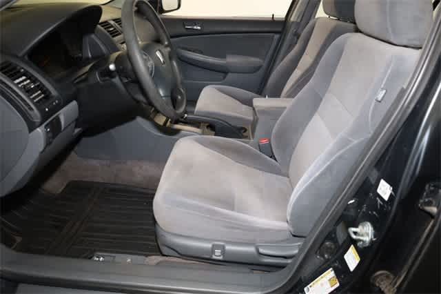 Thumbnail: 2004 Honda Accord - 15
