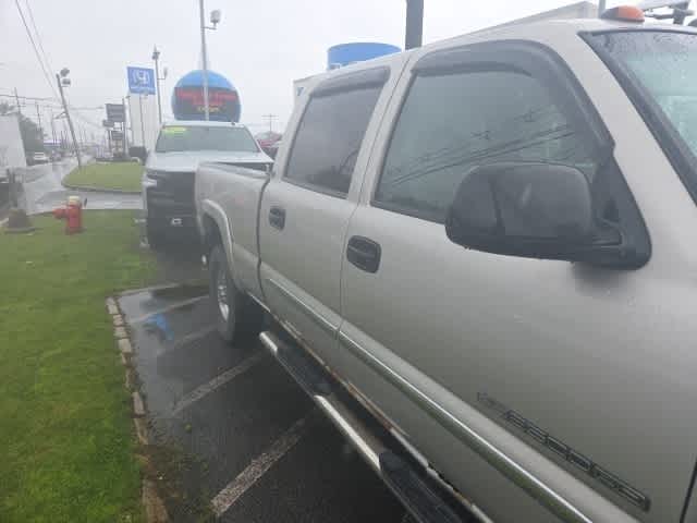 2004 GMC Sierra 2500  19