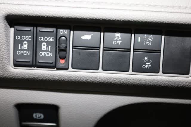 Thumbnail: 2019 Honda Odyssey - 19