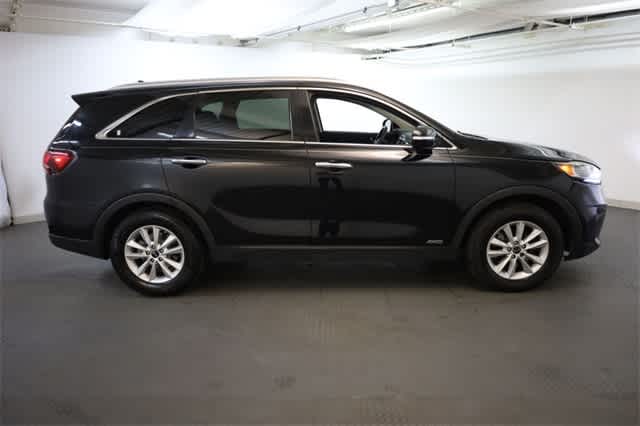 Thumbnail: 2019 Kia Sorento - 9