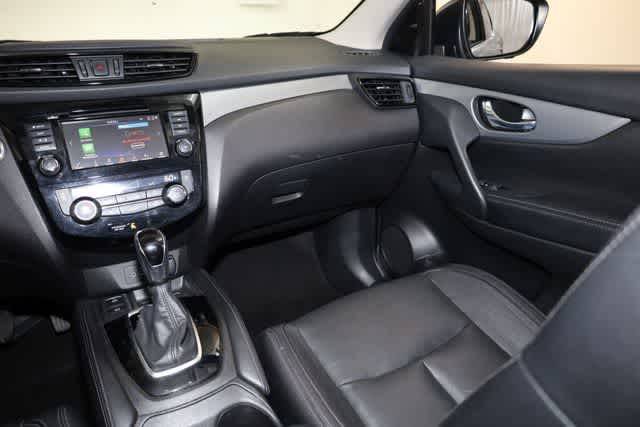 Thumbnail: 2020 Nissan Rogue Sport - 26