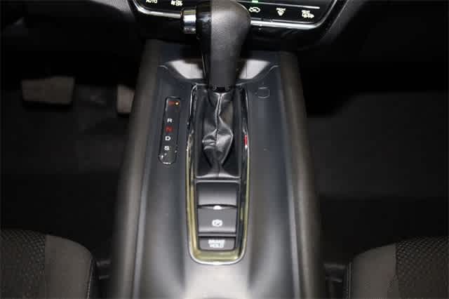 2022 Honda HR-V EX 32