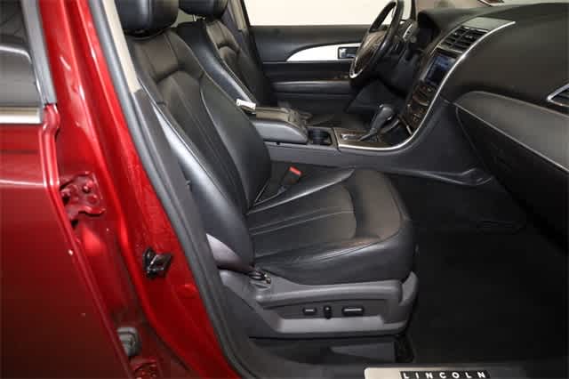 Thumbnail: 2013 Lincoln MKX - 20