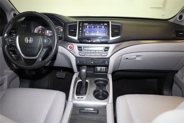 Thumbnail: 2017 Honda Pilot - 17