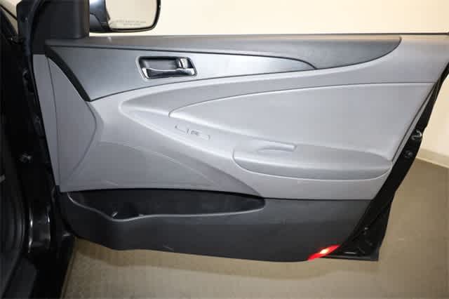 Thumbnail: 2011 Hyundai Sonata - 23