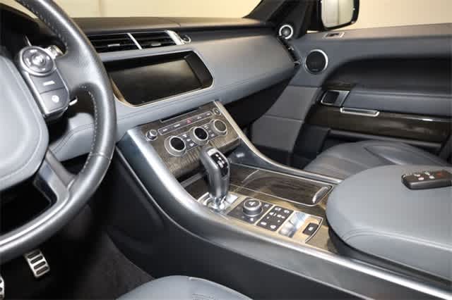 Thumbnail: 2017 Land Rover Range Rover Sport - 23