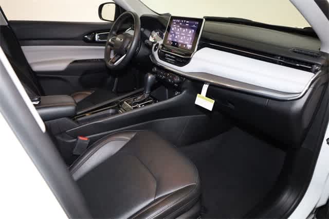 Thumbnail: 2022 Jeep Compass - 19