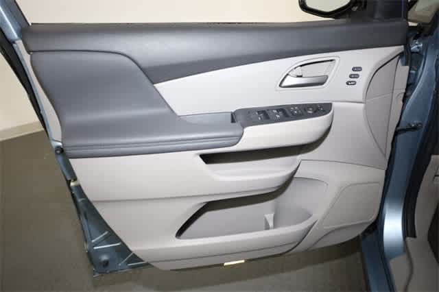Thumbnail: 2012 Honda Odyssey - 13