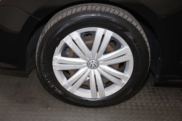 Thumbnail: 2017 Volkswagen Jetta - 33