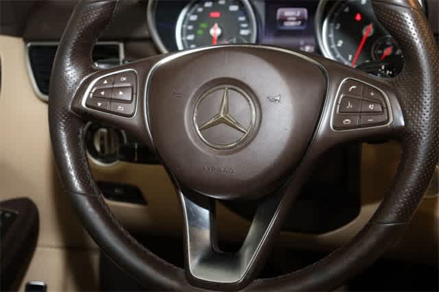 Thumbnail: 2016 Mercedes-Benz GLE - 37