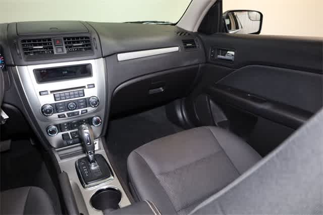 Thumbnail: 2012 Ford Fusion - 18