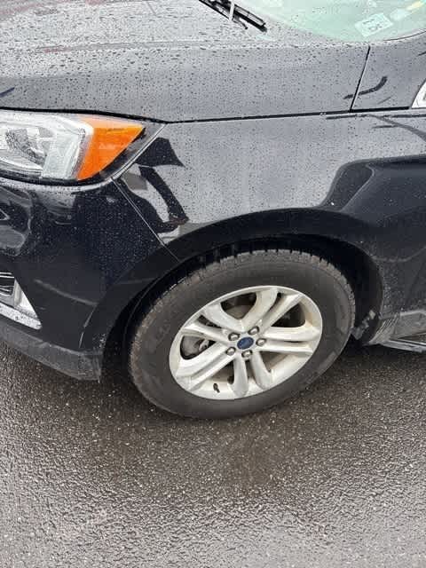 2020 Ford Edge  19