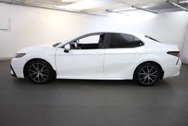 Thumbnail: 2022 Toyota Camry - 3
