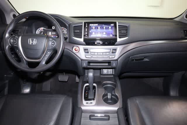 Thumbnail: 2017 Honda Pilot - 17