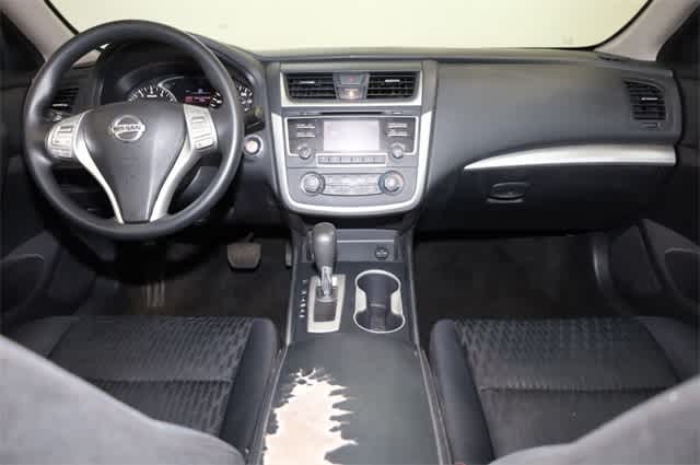 Thumbnail: 2018 Nissan Altima - 17