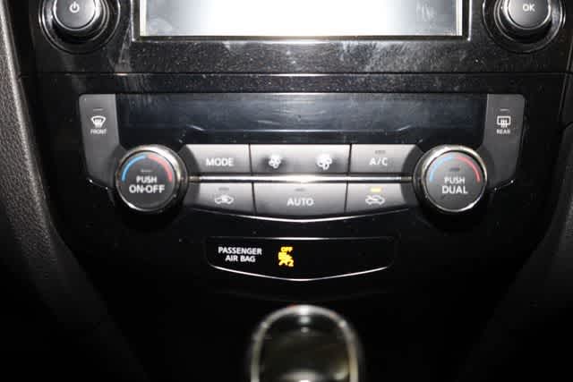 Thumbnail: 2018 Nissan Rogue - 31