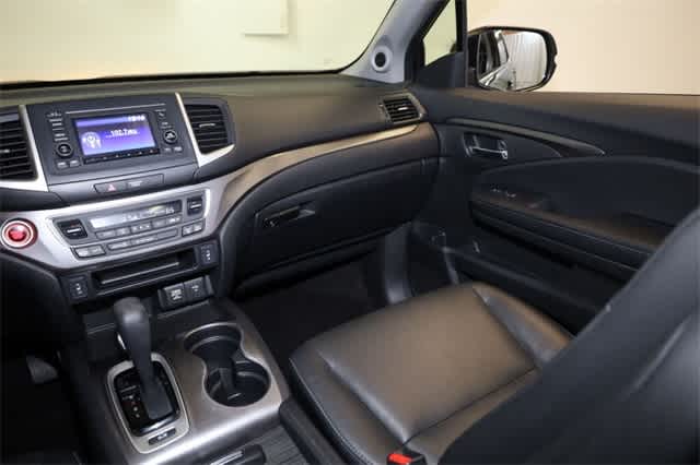 Thumbnail: 2019 Honda Ridgeline - 18