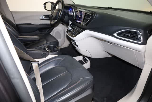 Thumbnail: 2020 Chrysler Pacifica - 36