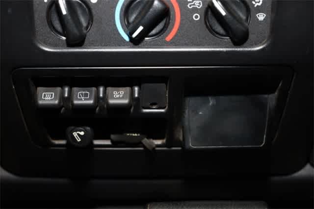 Thumbnail: 2004 Jeep Wrangler - 42