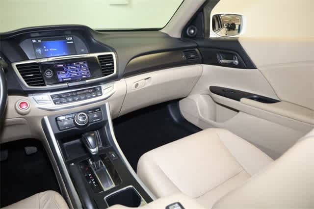 Thumbnail: 2015 Honda Accord - 18