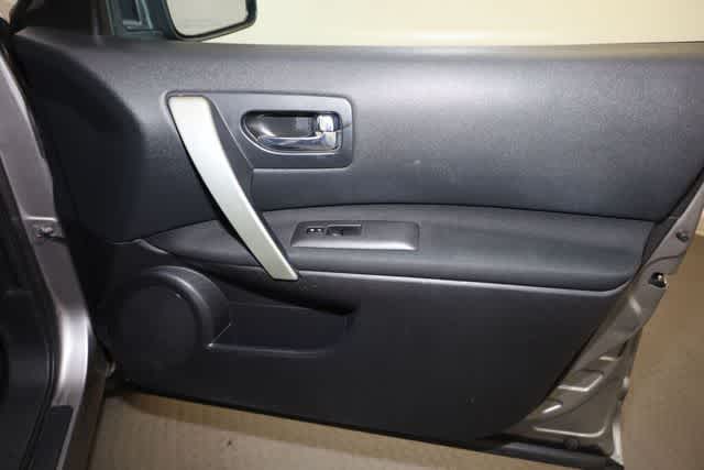 Thumbnail: 2012 Nissan Rogue - 28