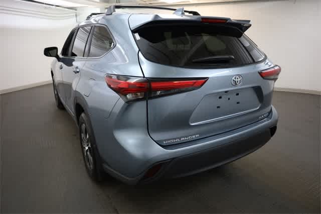 Thumbnail: 2023 Toyota Highlander - 5